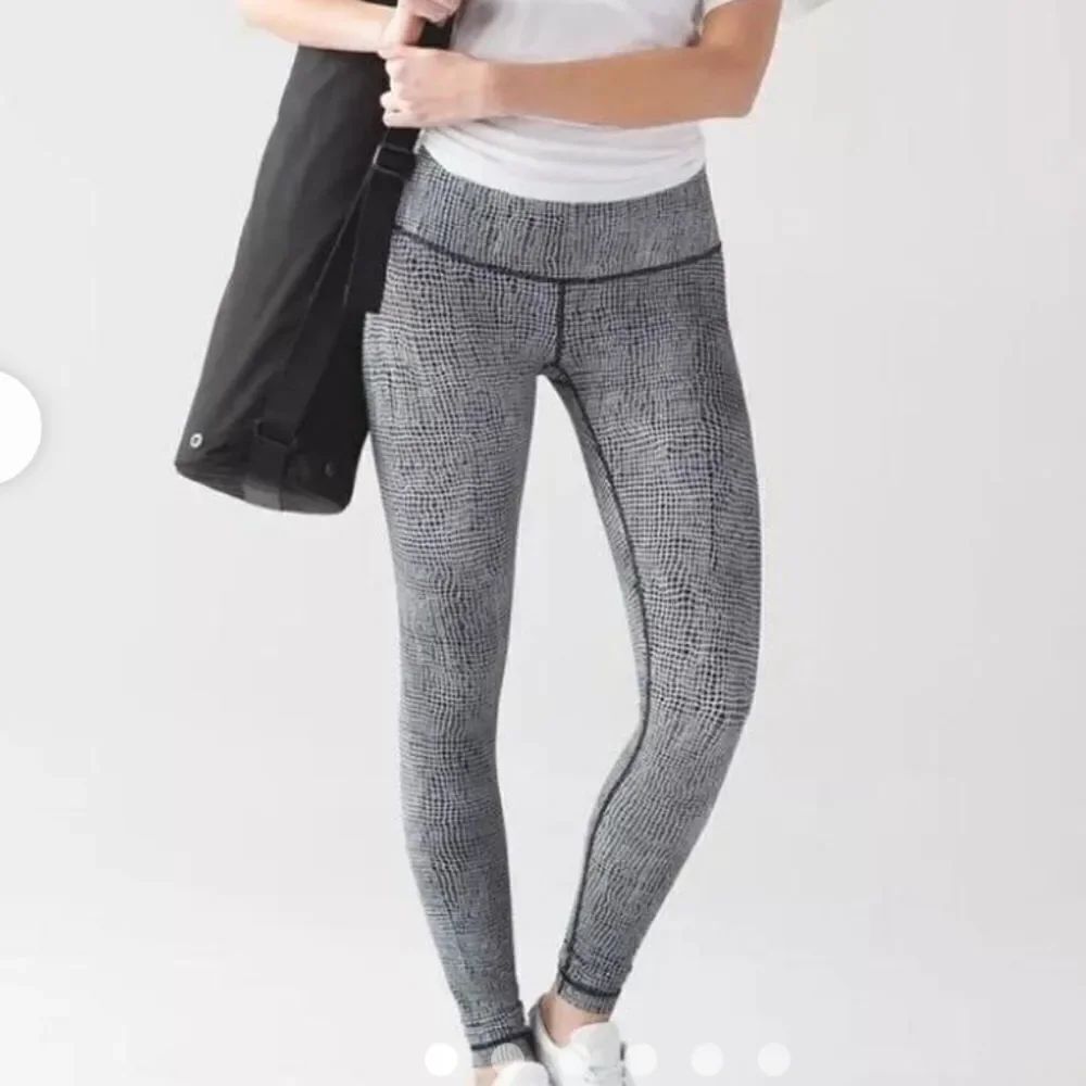 Lululemon Wunder Under Leggings Size 4